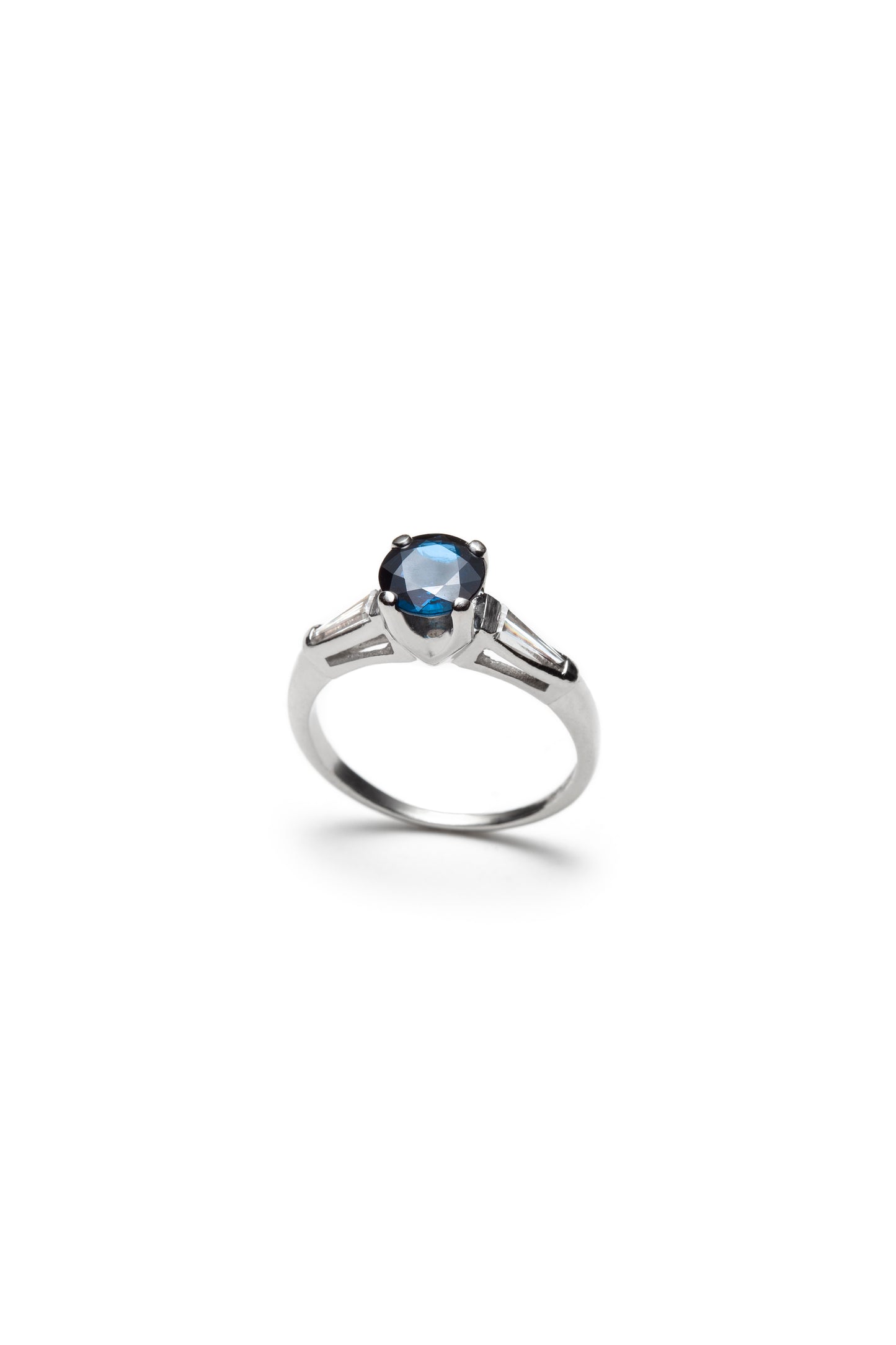 Sapphire Ring set in Platinum with diamond baguettes